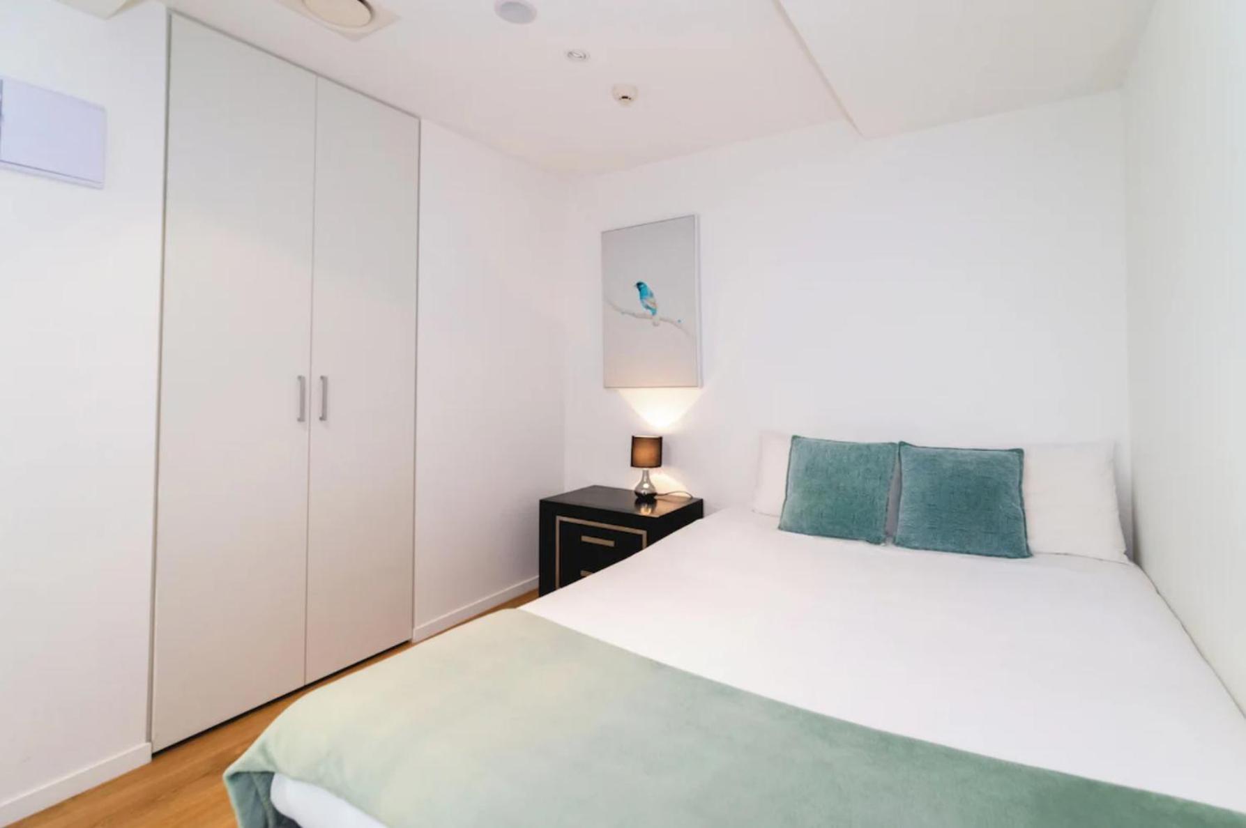 Skytower And City View 2 Bedroom Apartment On High Floor 오클랜드 외부 사진